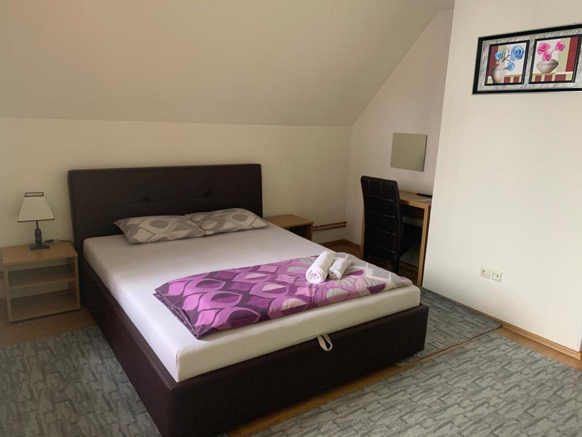Restoran&Motel And Apartmants Lovacka Prica Tesanj Eksteriør bilde
