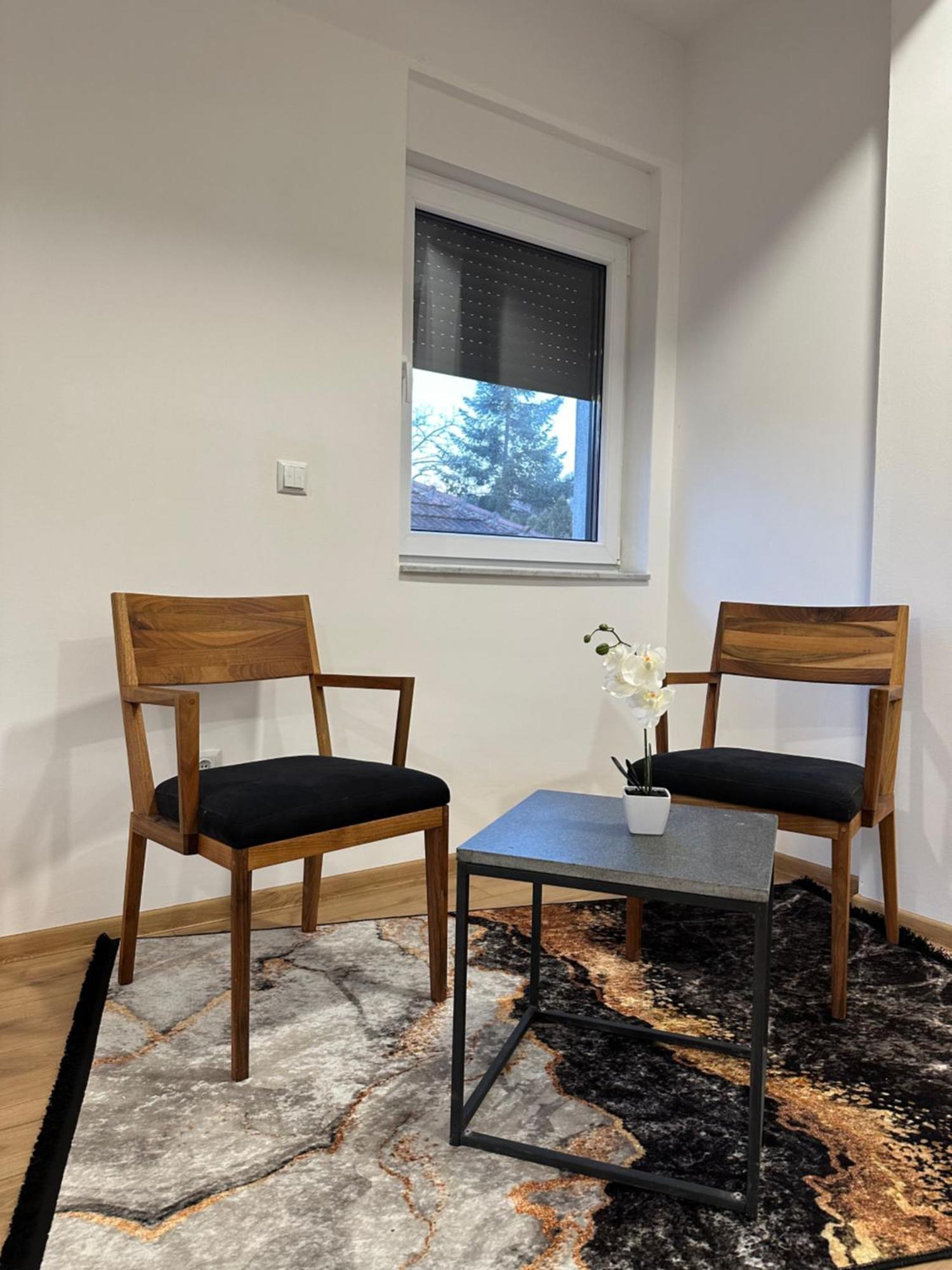 Restoran&Motel And Apartmants Lovacka Prica Tesanj Eksteriør bilde