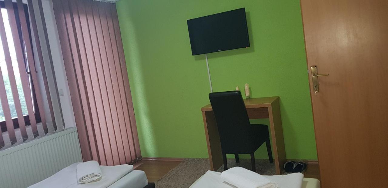 Restoran&Motel And Apartmants Lovacka Prica Tesanj Eksteriør bilde