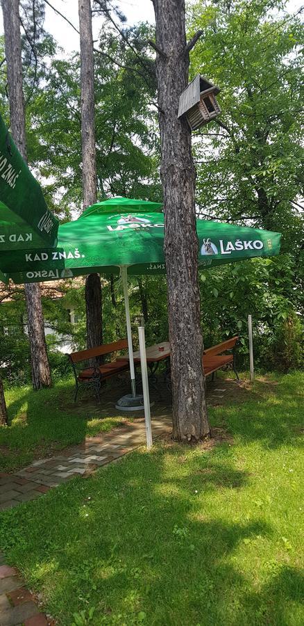 Restoran&Motel And Apartmants Lovacka Prica Tesanj Eksteriør bilde
